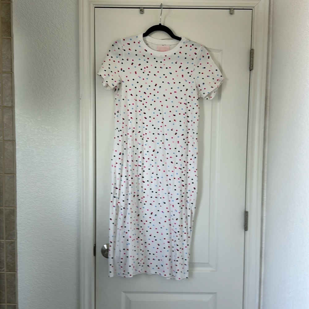 White polka dot ban.do t shirt dress